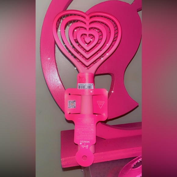 Barbie Hairbrush - Picture 2 of 4